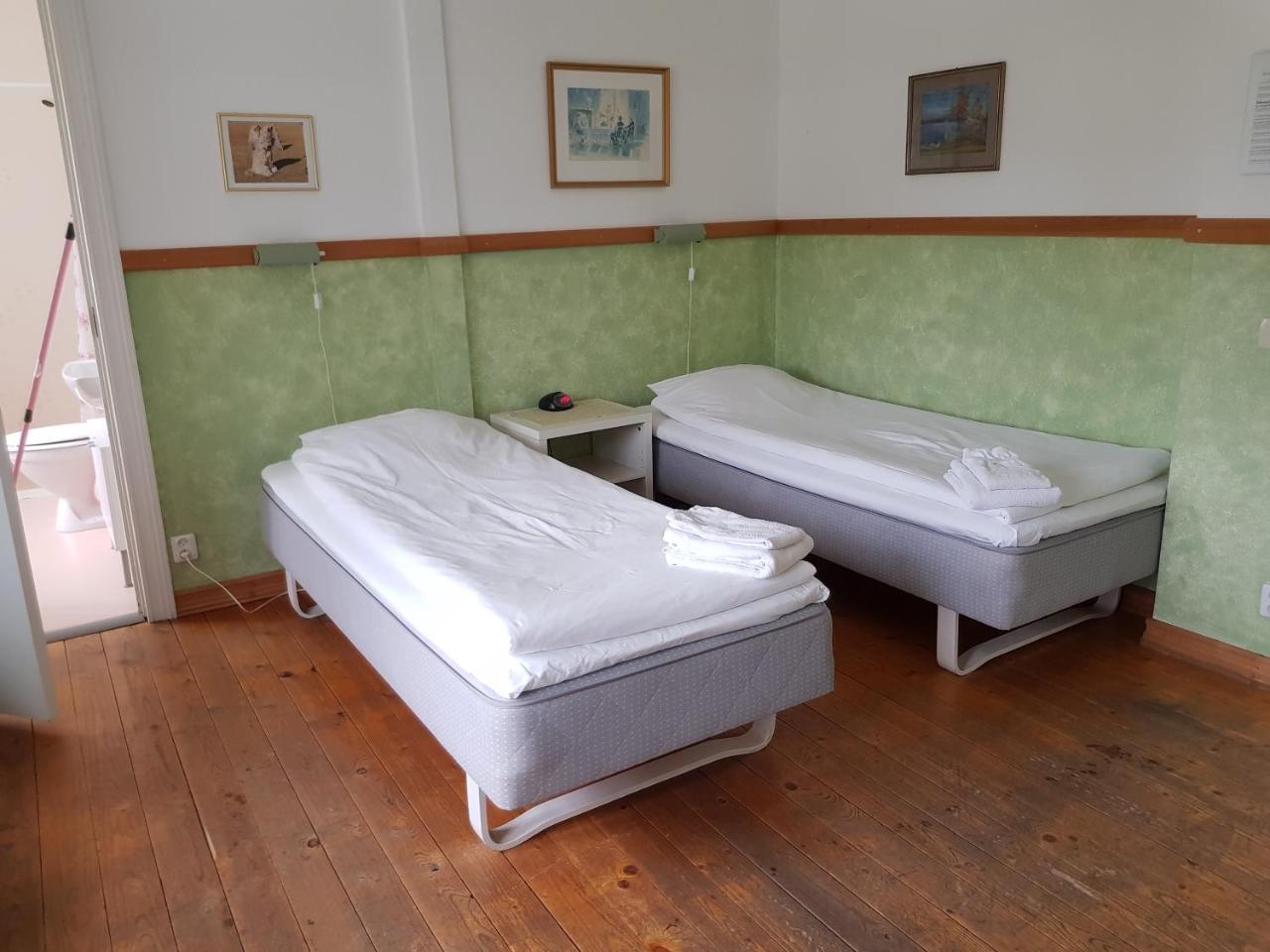 Roeda Stallet Bed & Breakfast 2* Hjo